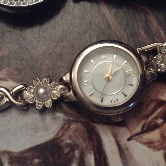 Ladies Watch Lot - Picture 2 of 5